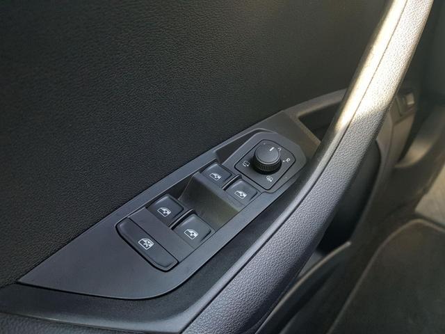 Skoda Karoq Selection 1,5TSI DSG 110KW/150PS Navi C...
