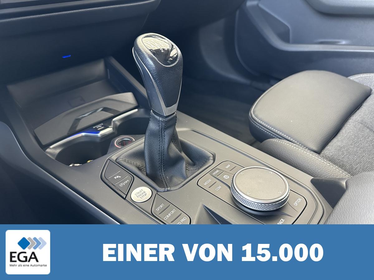 BMW 118 i Advantage Head Up Navi PDC LED Sitzhz