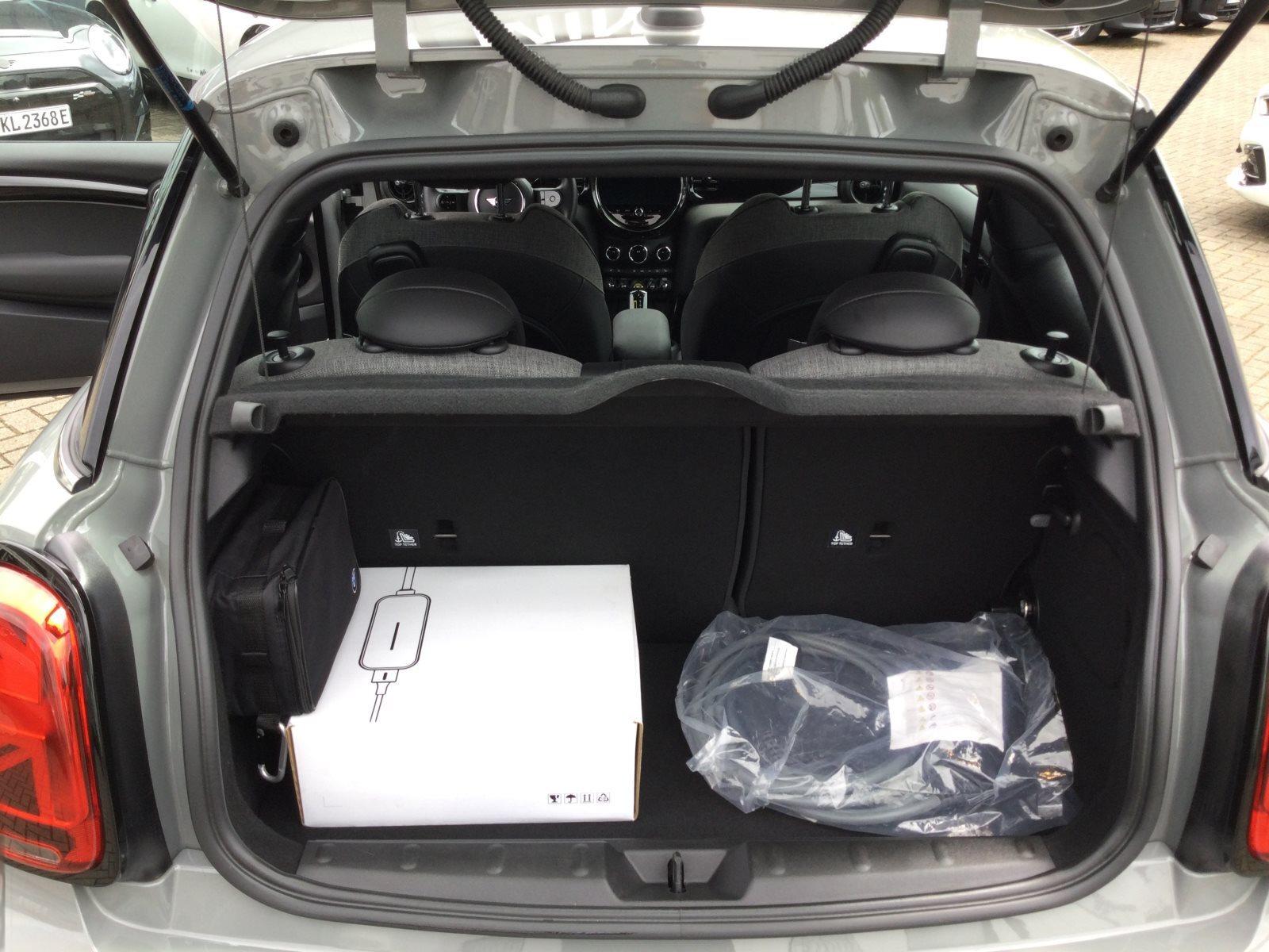MINI Cooper SE SE CLASSIC TRIM NAVI LED GRA RFK HUD DAB