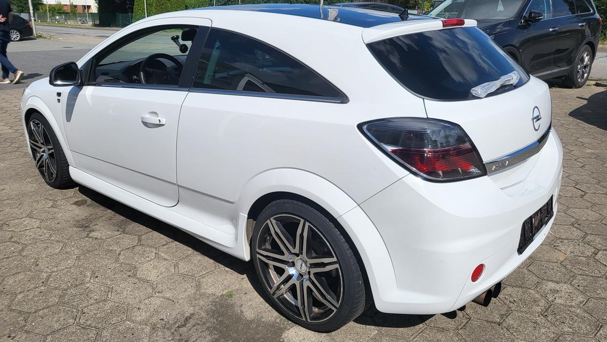 Opel Astra GTC 1.6