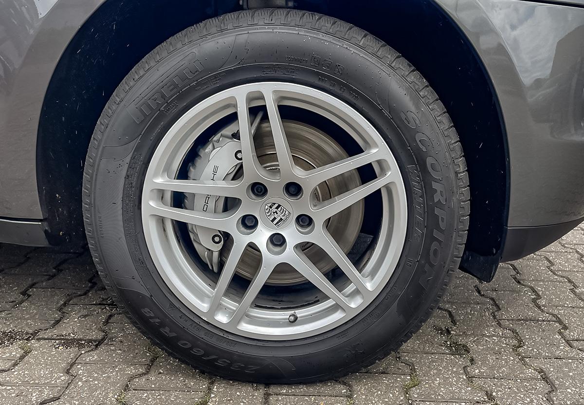 Porsche Macan S NAVI AHK RFK SITZBEL. SHZ 