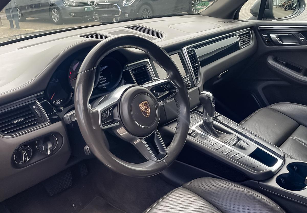 Porsche Macan S NAVI AHK RFK SITZBEL. SHZ 