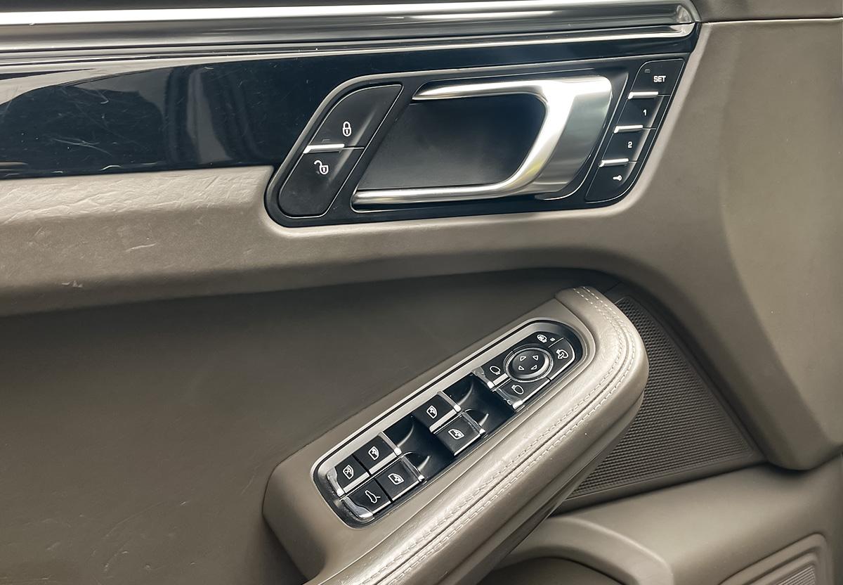 Porsche Macan S NAVI AHK RFK SITZBEL. SHZ 