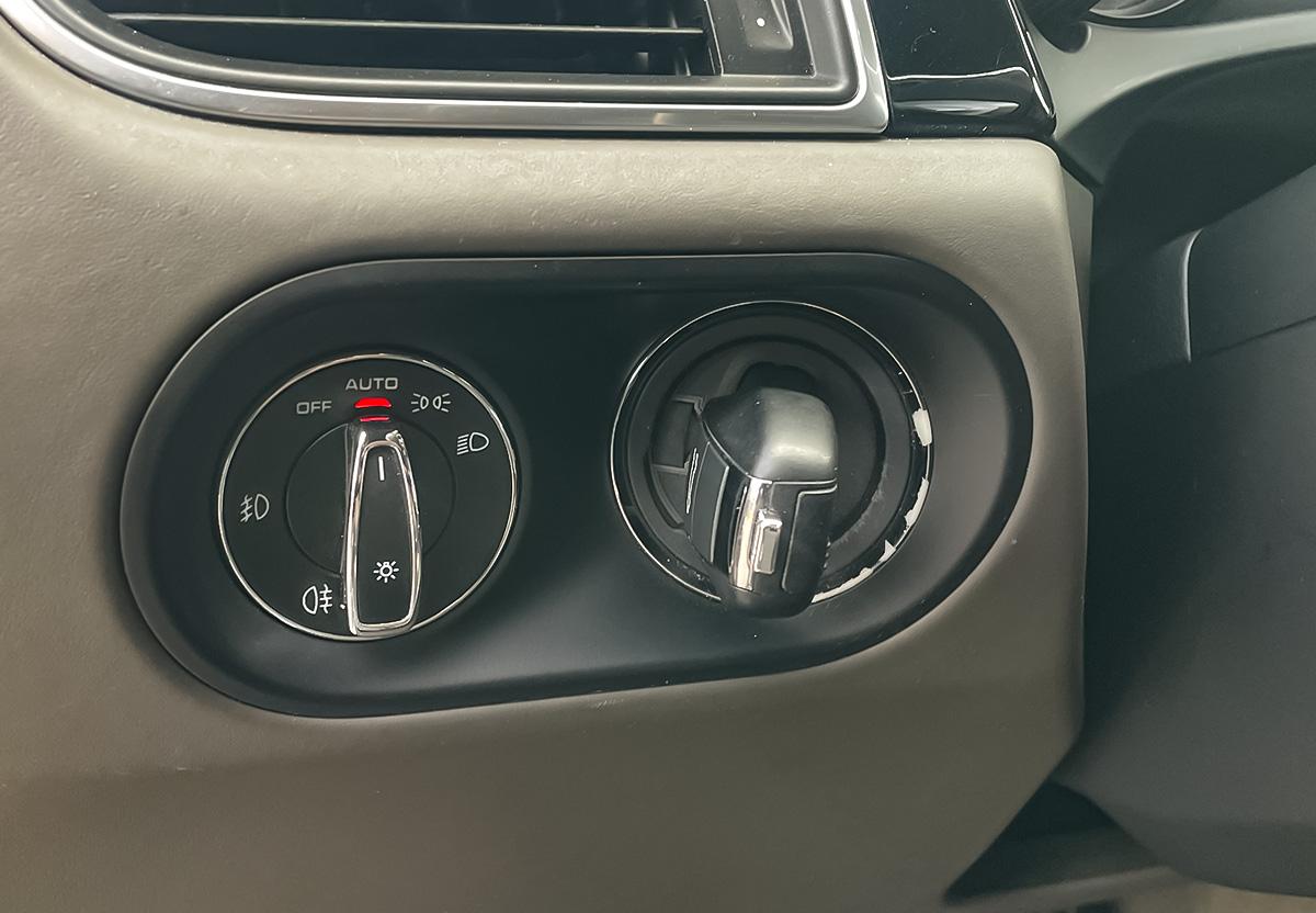 Porsche Macan S NAVI AHK RFK SITZBEL. SHZ 