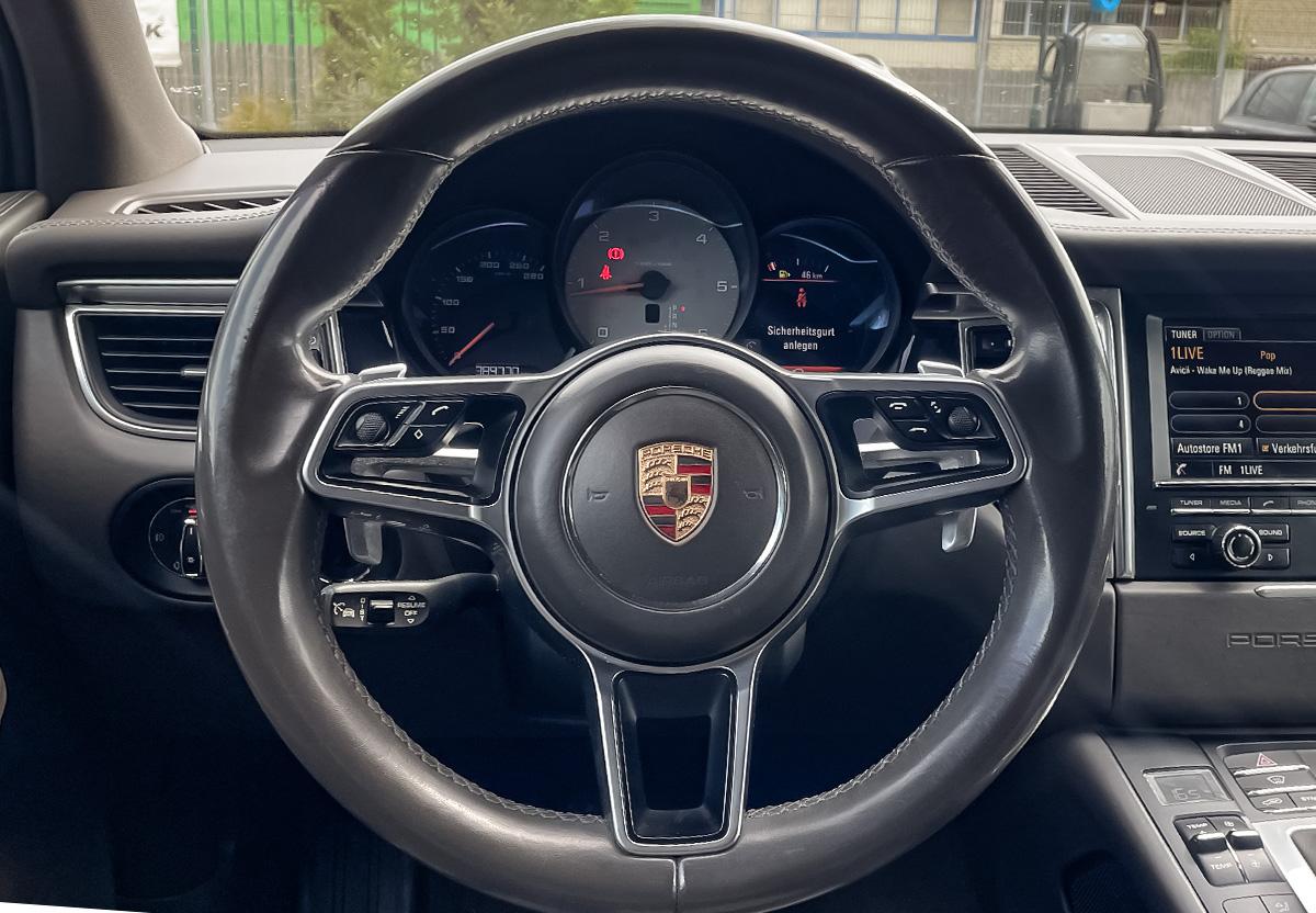 Porsche Macan S NAVI AHK RFK SITZBEL. SHZ 