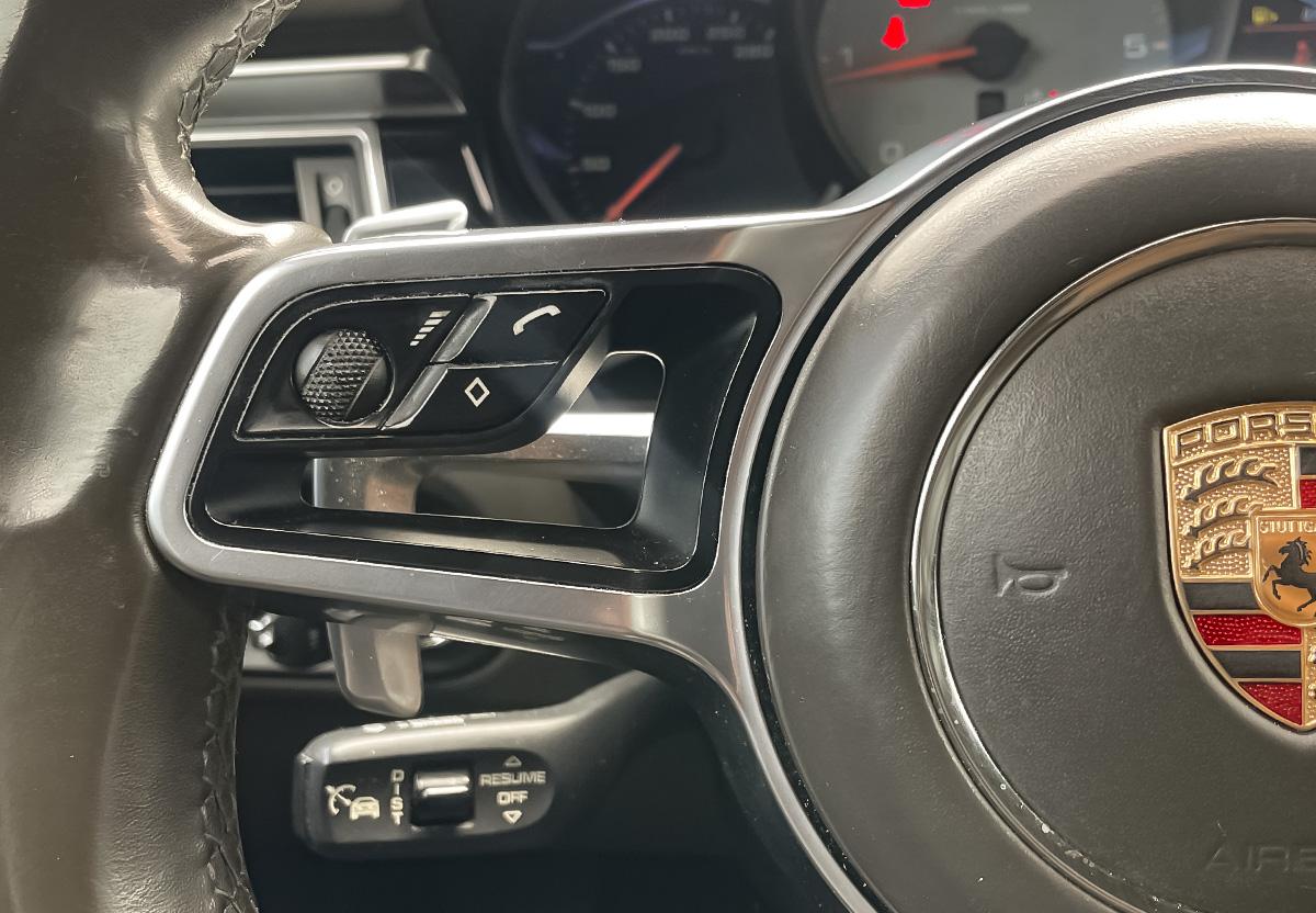 Porsche Macan S NAVI AHK RFK SITZBEL. SHZ 