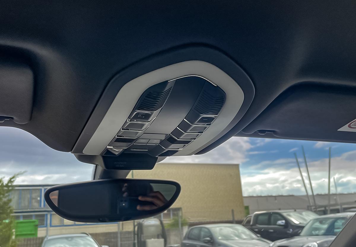 Porsche Macan S NAVI AHK RFK SITZBEL. SHZ 