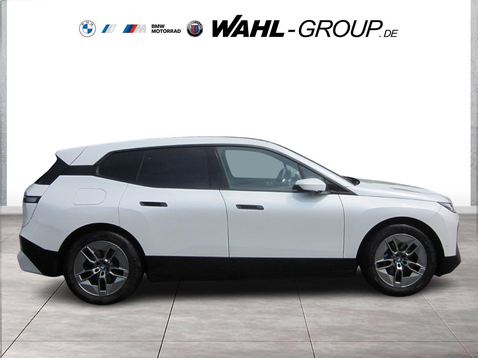 BMW iX SPORT AHK SKY LOUNGE LASER SOFT-CLOSE