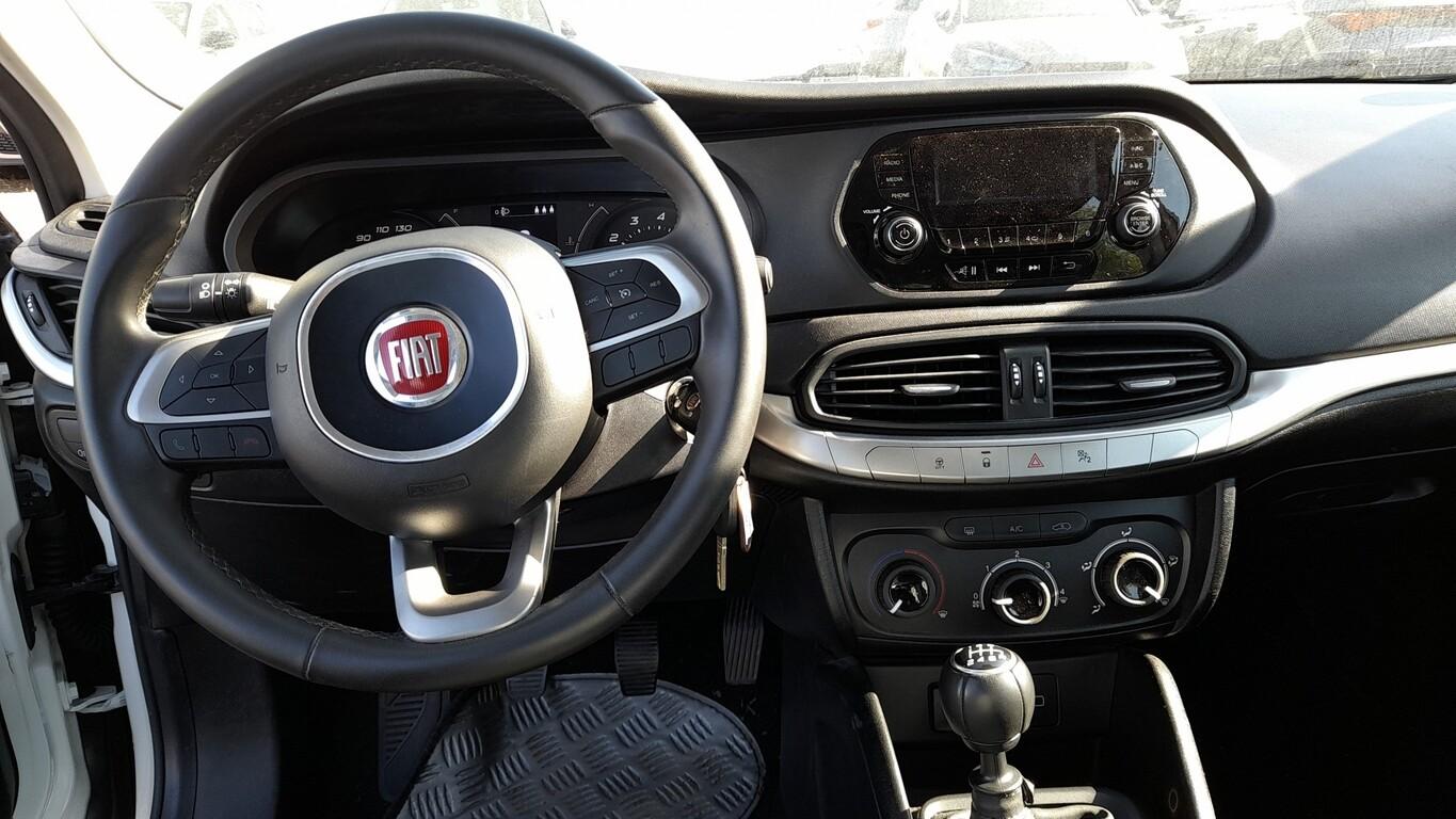 Fiat Tipo 1.4 95 Pop Tempomat PDC Klimaanlage LM17Z