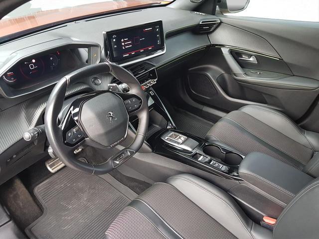Peugeot 2008 GT 1,2 Automatik 96KW/130PS Navi, SHZ, K...