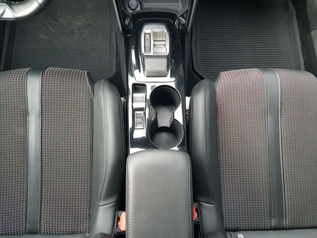 Peugeot 2008 GT 1,2 Automatik 96KW/130PS Navi, SHZ, K...