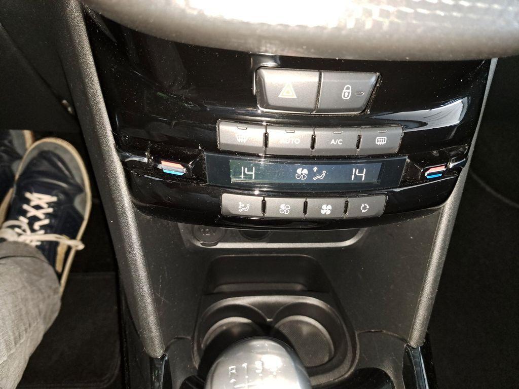 Peugeot 2008 Allure *Navi*Panoramadach*