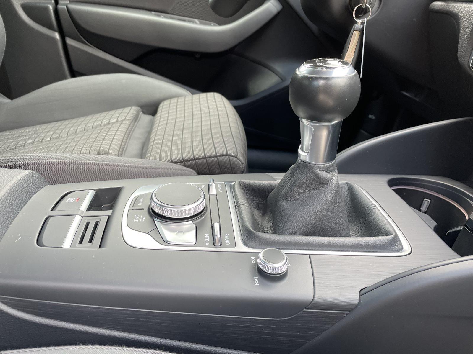 Audi A3 SPORTBACK 30 TDI SPORT XENON NAVI ALU 17
