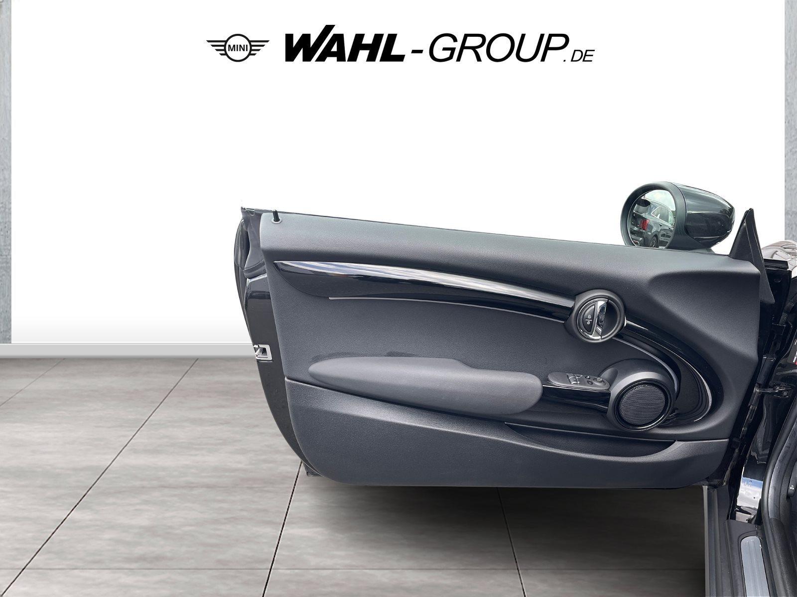 MINI Cooper SE SE CLASSIC TRIM LED NAVI PANO SHZ ALU 17