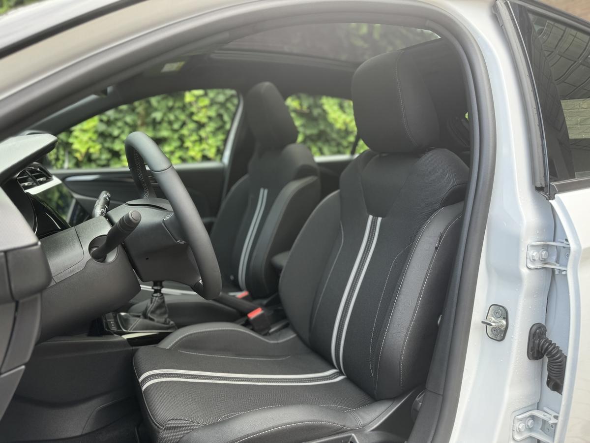 Opel Corsa F 1.2 Turbo GS Line /LED/PANO/ KAMERA/SHZ/ACC/TEMPOMAT