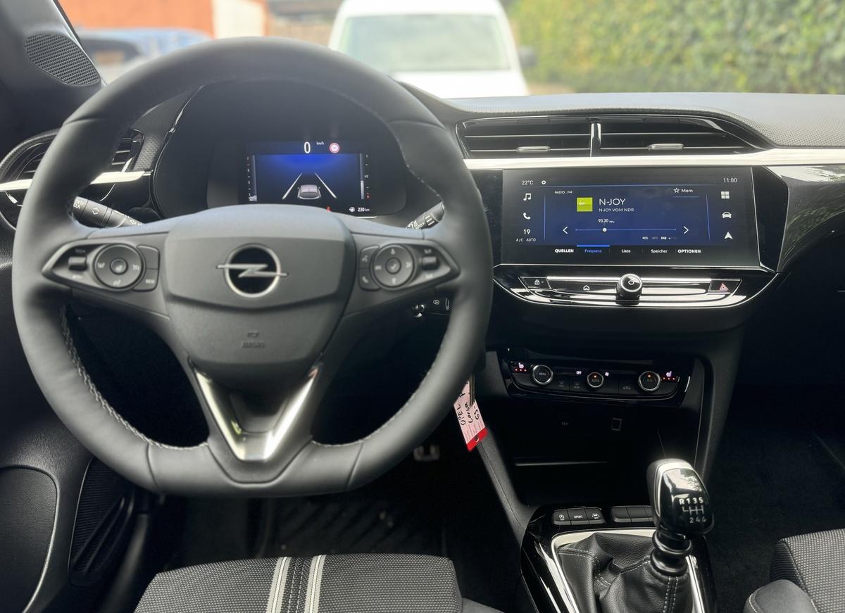 Opel Corsa F 1.2 Turbo GS Line /LED/PANO/ KAMERA/SHZ/ACC/TEMPOMAT