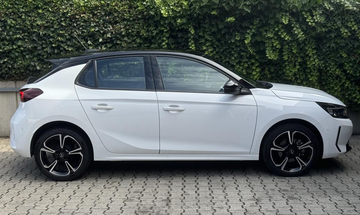Opel Corsa F 1.2 Turbo GS Line /LED/PANO/ KAMERA/SHZ/ACC/TEMPOMAT
