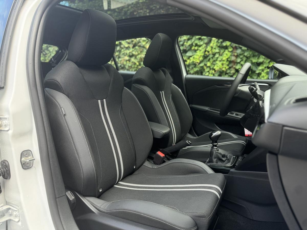 Opel Corsa F 1.2 Turbo GS Line /LED/PANO/ KAMERA/SHZ/ACC/TEMPOMAT
