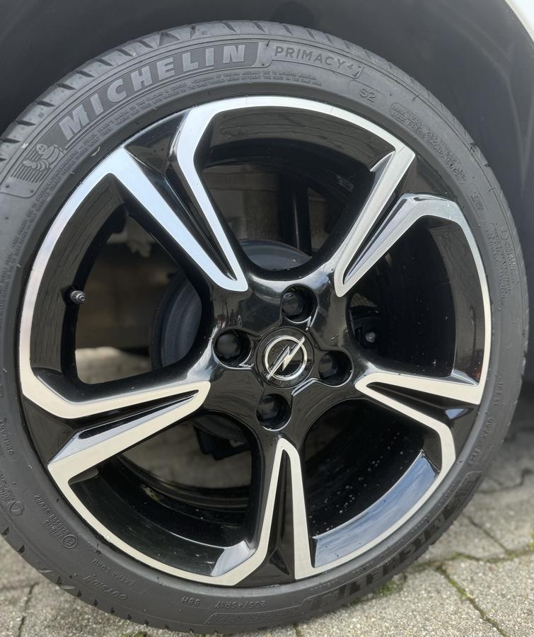 Opel Corsa F 1.2 Turbo GS Line /LED/PANO/ KAMERA/SHZ/ACC/TEMPOMAT