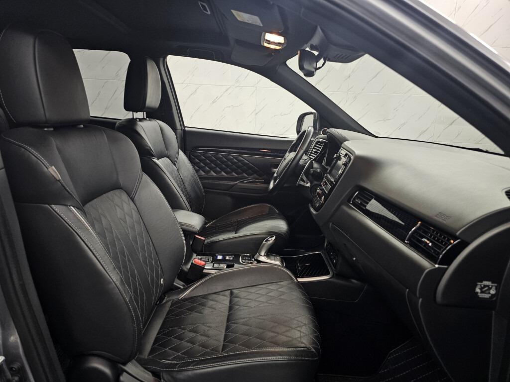 Mitsubishi Outlander top 4WD+Leder+AHK+Bi-LED+Temp+Sound