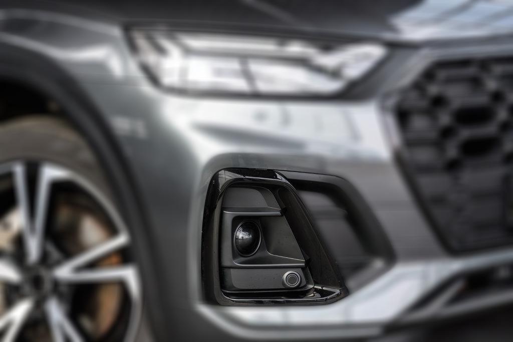 Audi Q5 40 TDI S line +AHK+KAMERA+LED+NAVI+APP+CARBON