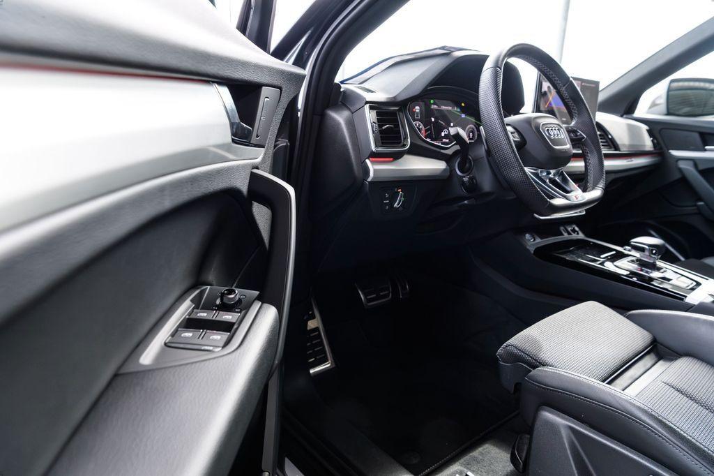 Audi Q5 40 TDI S line +AHK+KAMERA+LED+NAVI+APP+CARBON