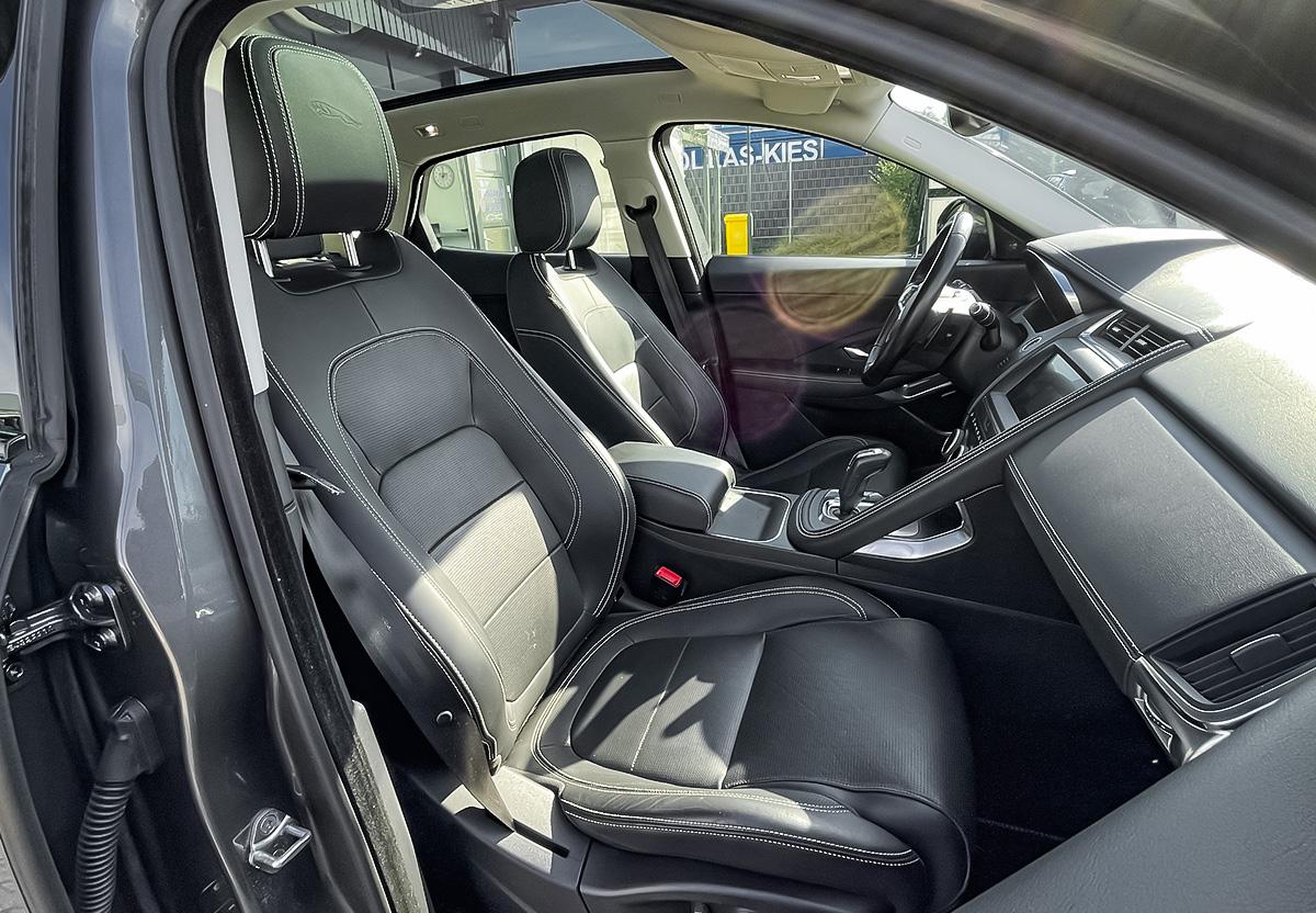 Jaguar E-Pace D240 R-Dynamic PANO SHZ NAVI RFK LED MERIDIAN