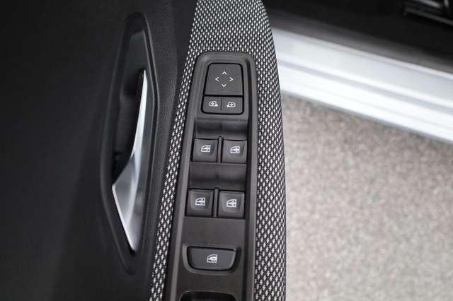 Dacia Sandero 1.0 TCe Comfort, LED, Kamera, Side, Navi, Winterpa