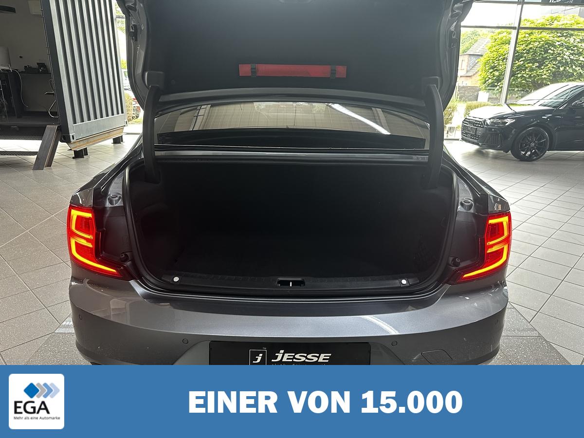 Volvo S90  D4 Momentum LED Navi RCam CarPlay KeyLess