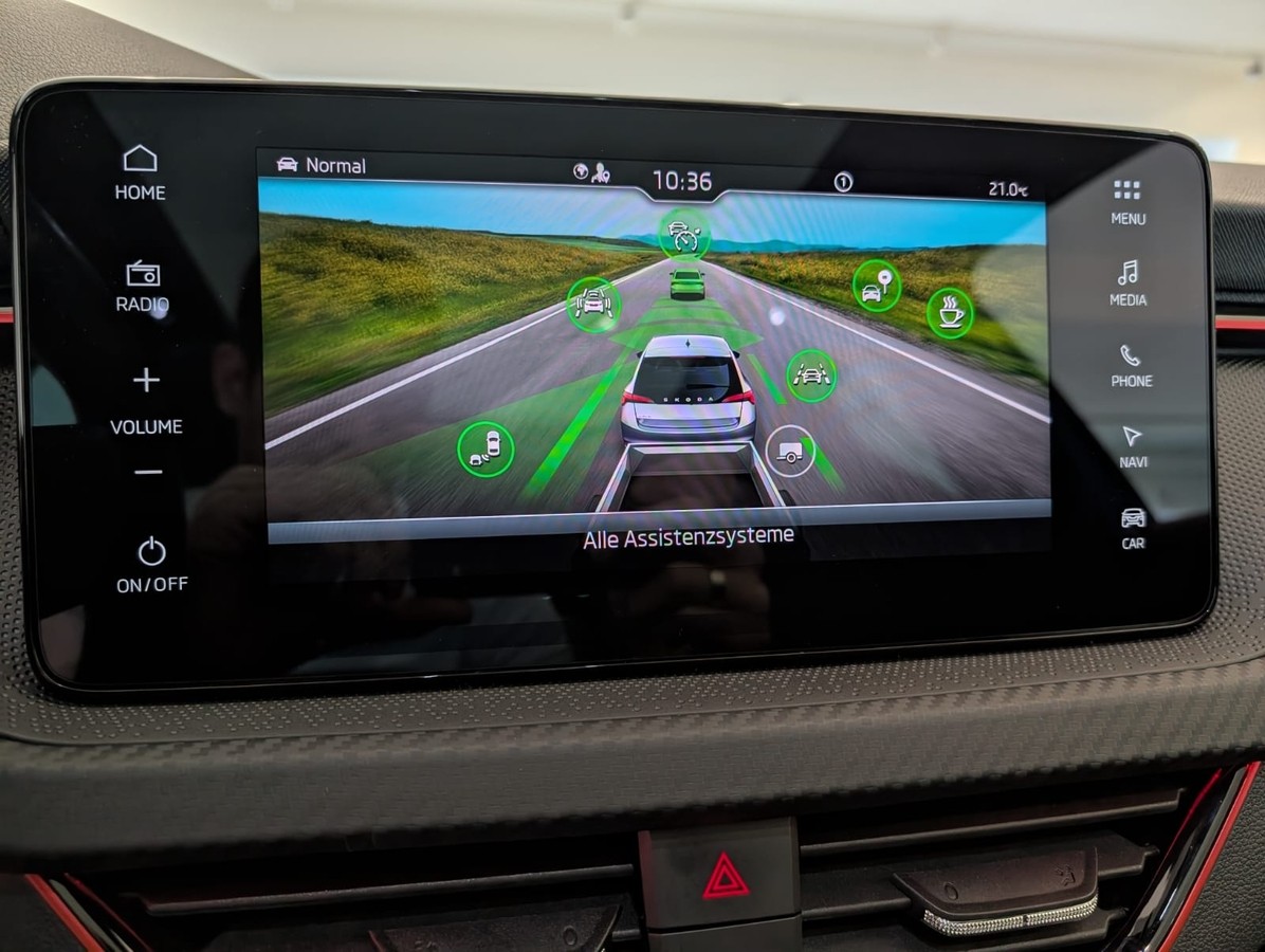 Skoda Scala Monte Carlo AHK NAVI PANO 5J.Garantie 
