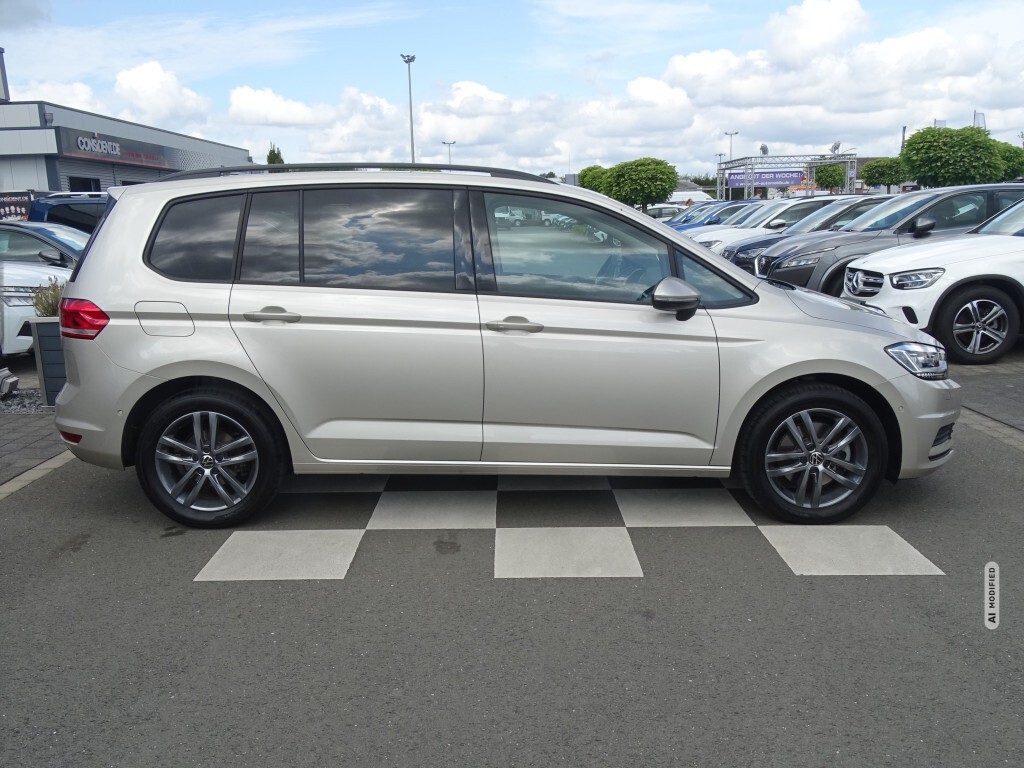 Volkswagen Touran 1.5*DSG*LED*DAB*RFK*APP CONNECT*7 SITZER