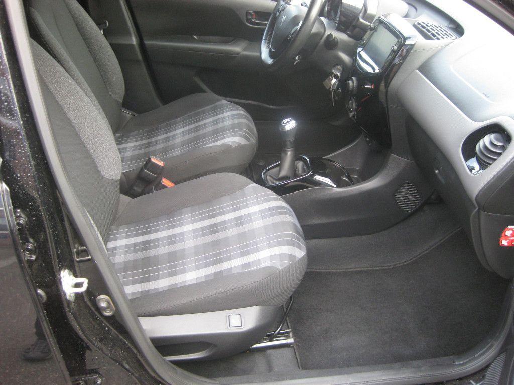 Peugeot 108 Top Style 5T 70