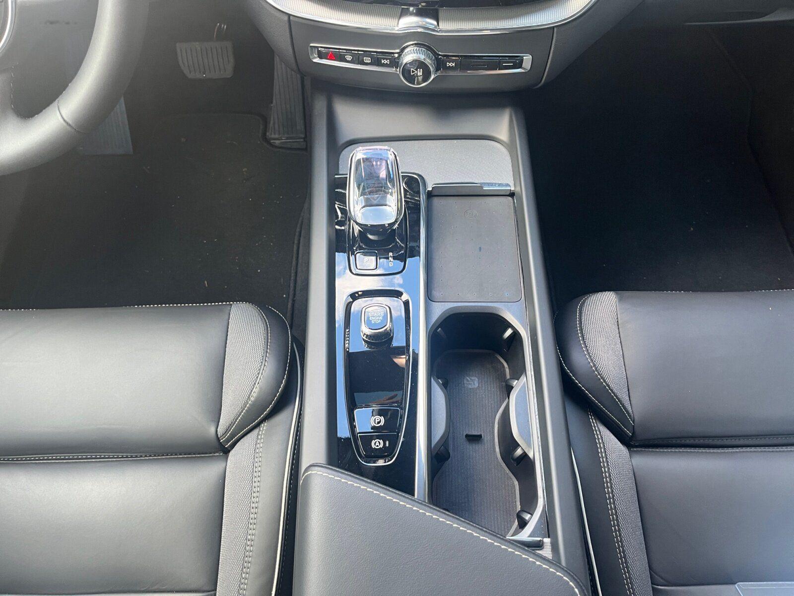 Volvo XC60 T8 AWD Ultra Dark Plug-In (EURO 6d) AHK+SI