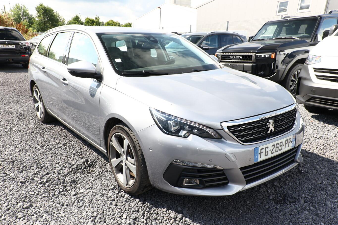 Peugeot 308 SW 1.2 PureTech 130 Allure Nav SHZ PDC KeyL