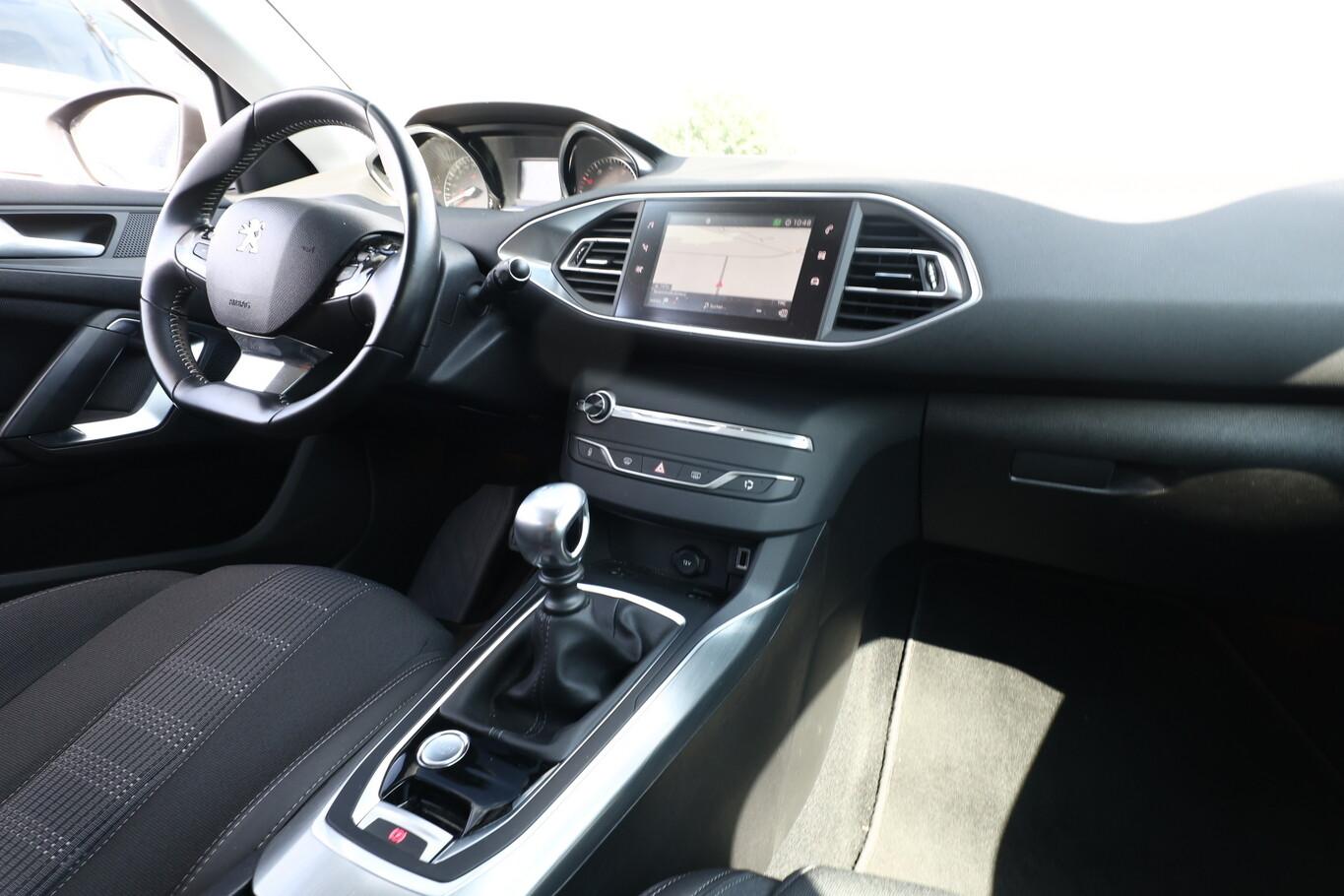 Peugeot 308 SW 1.2 PureTech 130 Allure Nav SHZ PDC KeyL