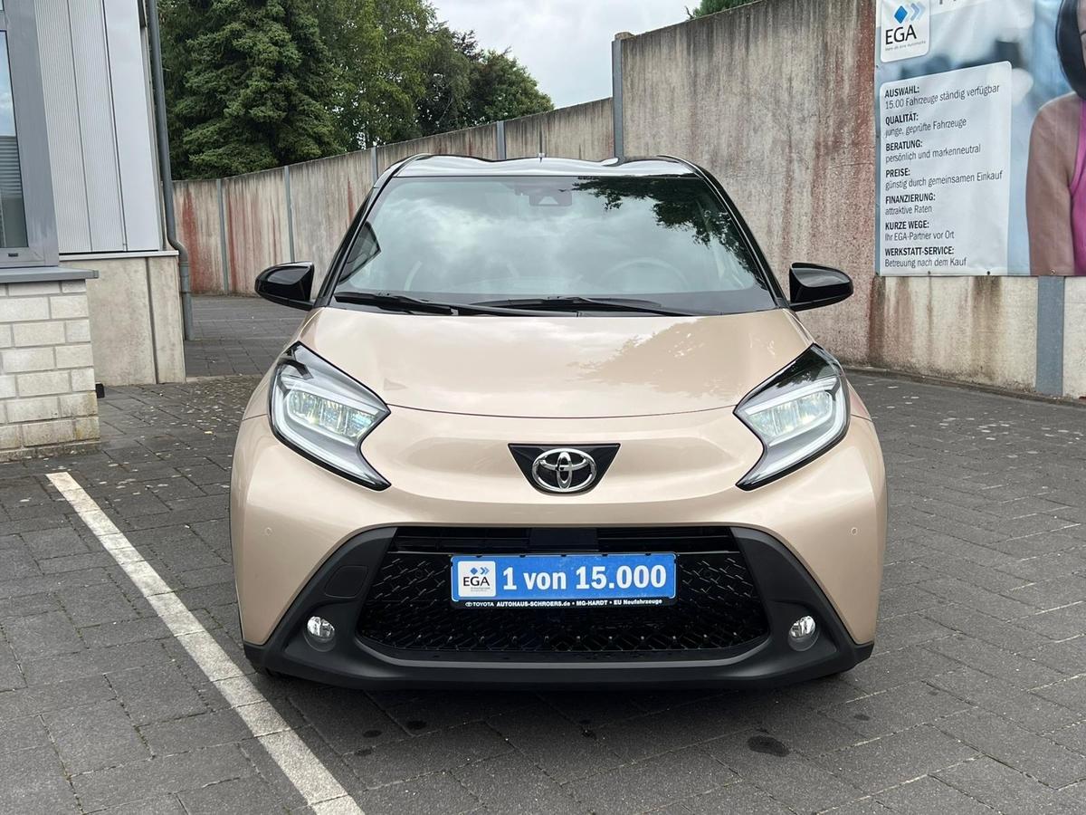 Toyota Aygo X 1.0 Automatik - R.Kam + PDC v+h - Sitzhzg - Navi - 