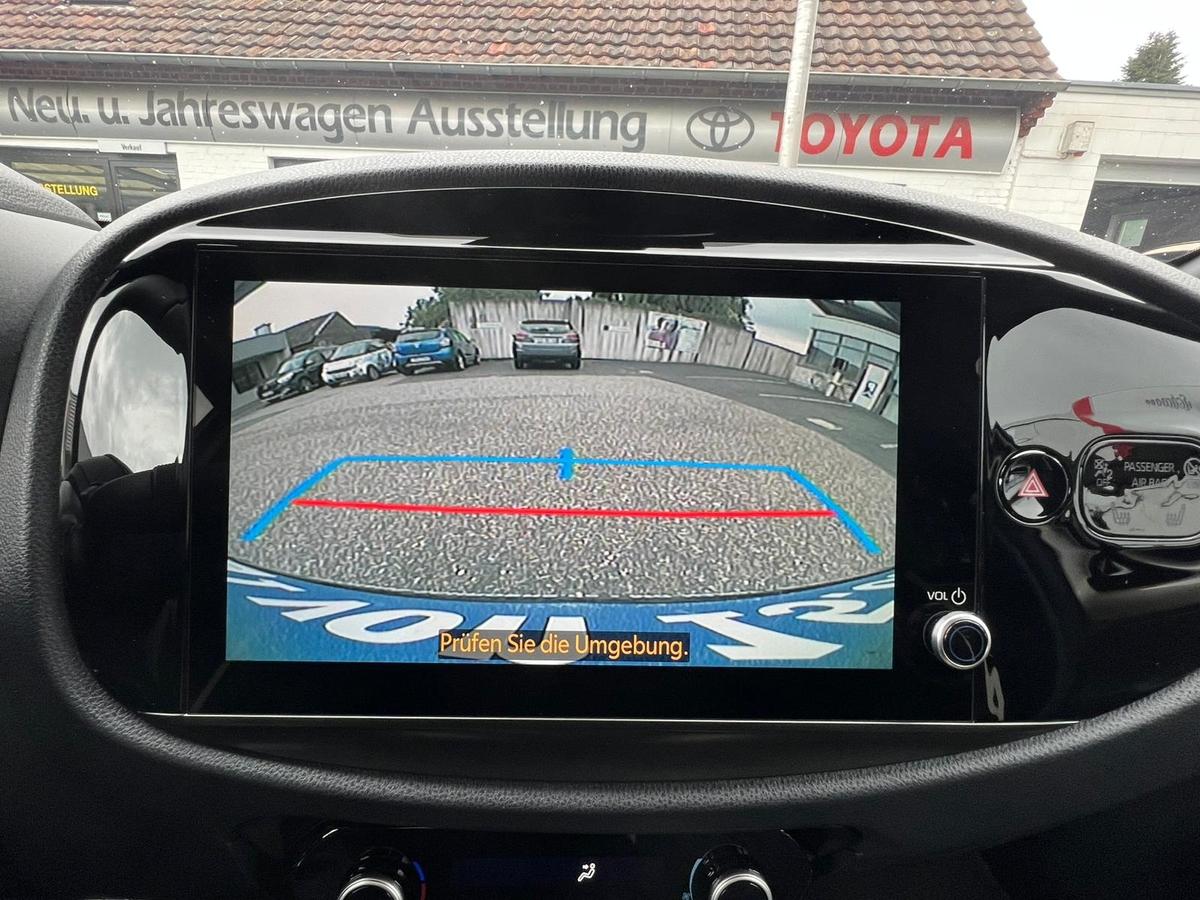 Toyota Aygo X 1.0 Automatik - R.Kam + PDC v+h - Sitzhzg - Navi - 