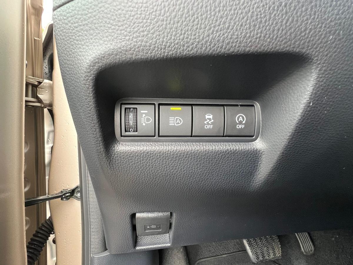 Toyota Aygo X 1.0 Automatik - R.Kam + PDC v+h - Sitzhzg - Navi - 