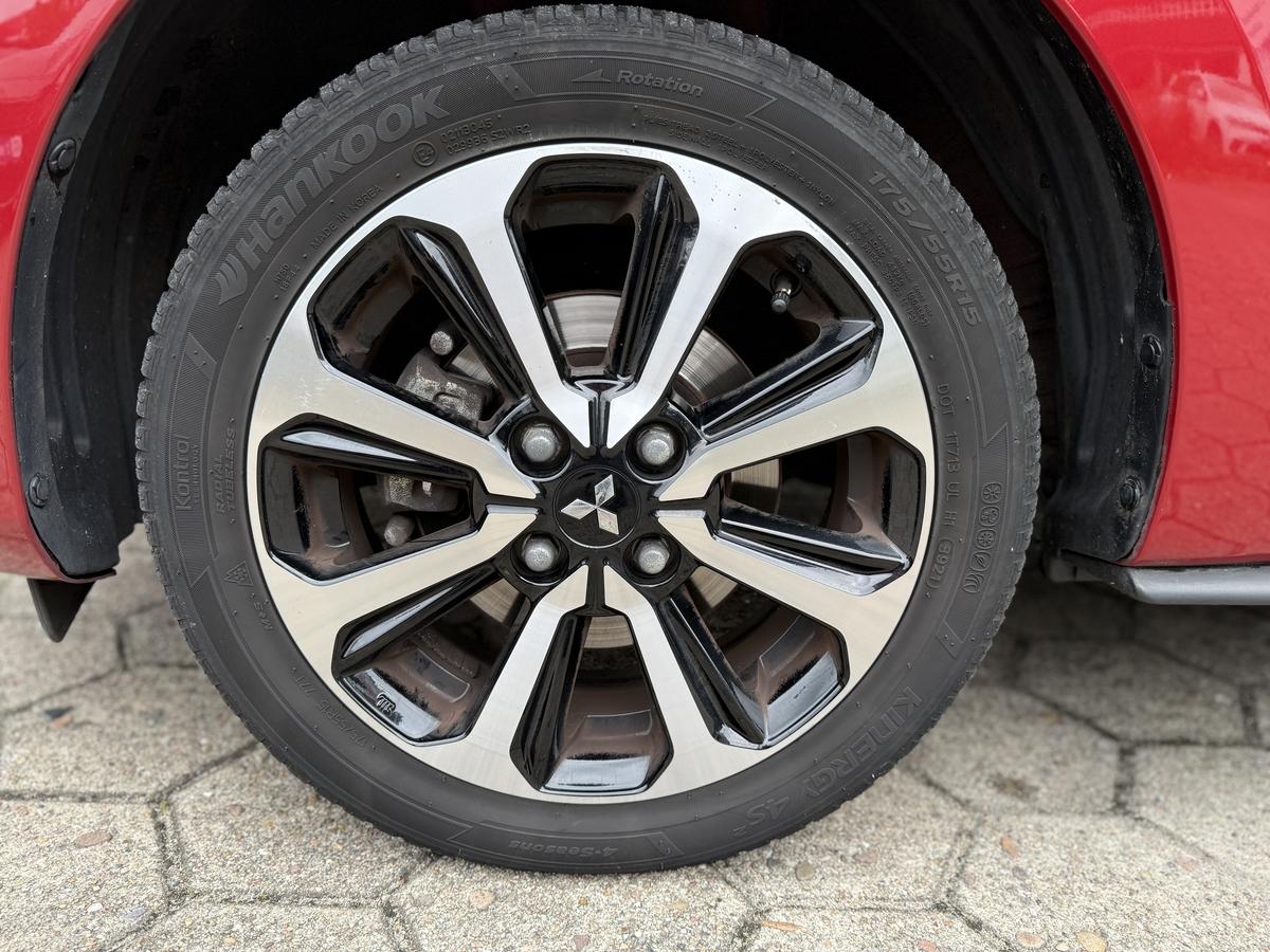 Mitsubishi Space Star 1.2 Select Plus MT. GJR. Seitenschutzleisten