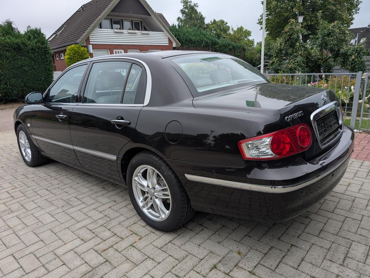 Kia Opirus 3.5 V6 Executive Vollausstattung Leder wenig km