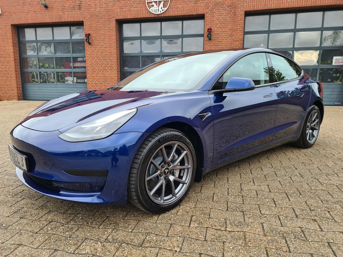 Tesla Model 3 LR AWD 2023 Erst 25Tkm Fin. ab 3,99% möglich 