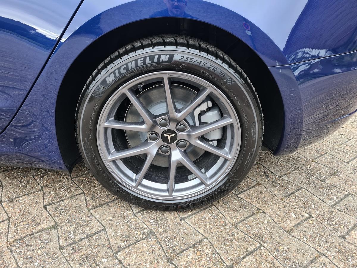 Tesla Model 3 LR AWD 2023 Erst 25Tkm Fin. ab 3,99% möglich 