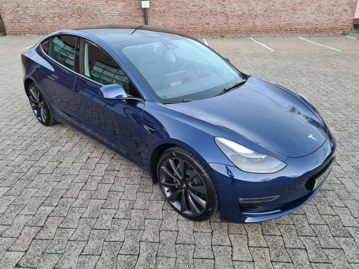 Tesla Model 3 LR AWD 2023 Erst 25Tkm Fin. ab 3,99% möglich 