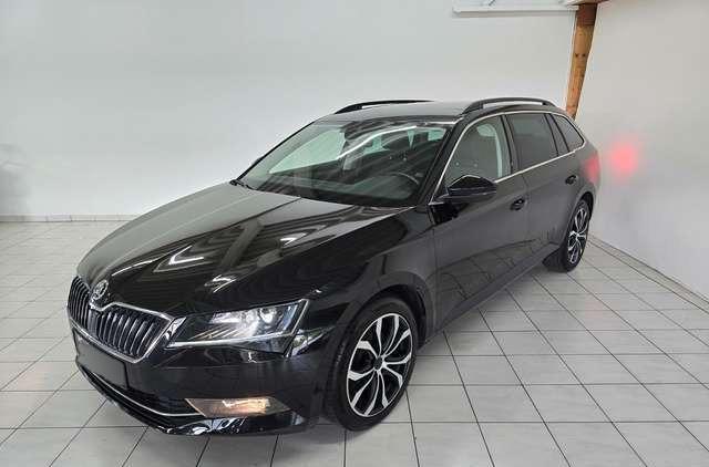 Skoda Superb Combi Ambition 4x4 *Navi*Kamera*Xenon*