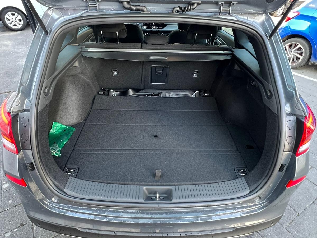 Hyundai i30 1.0 T-GDI Go Plus - Navi - PDC - R.Kam - Sitzhzg 