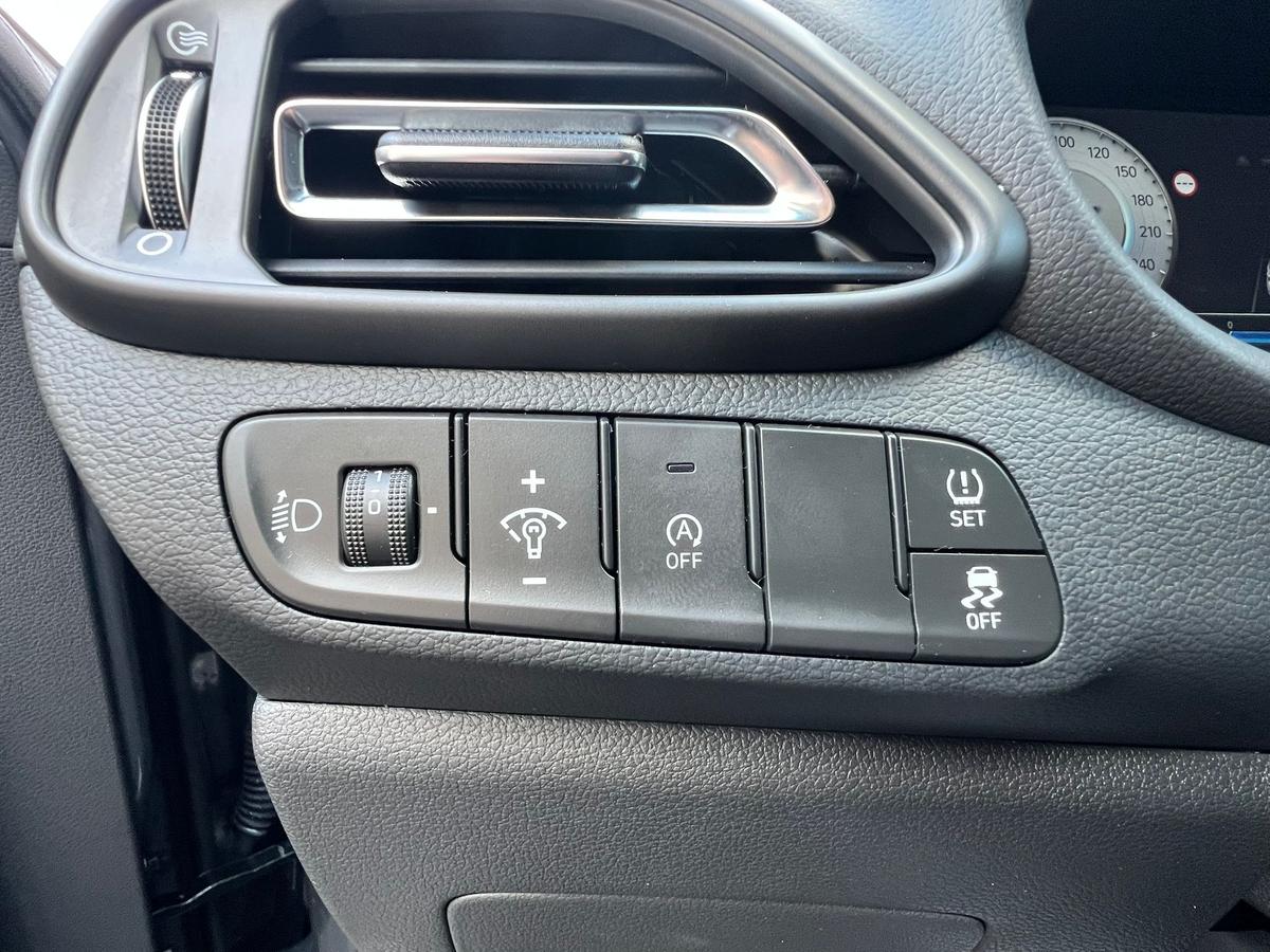 Hyundai i30 1.0 T-GDI Go Plus - Navi - PDC - R.Kam - Sitzhzg 
