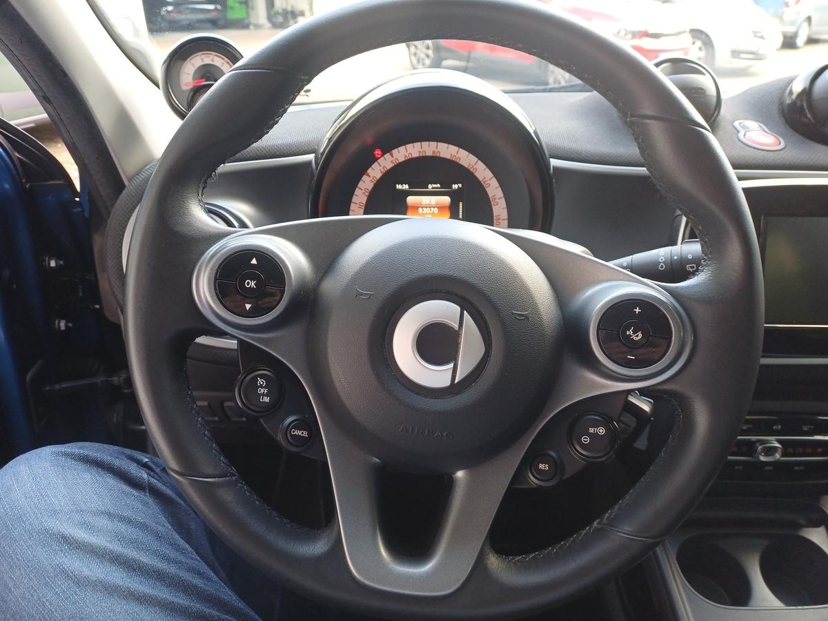 Smart ForFour Passion SHZ * PDC HINTEN * KLIMAAUTOMATIK*TEMPOMAT