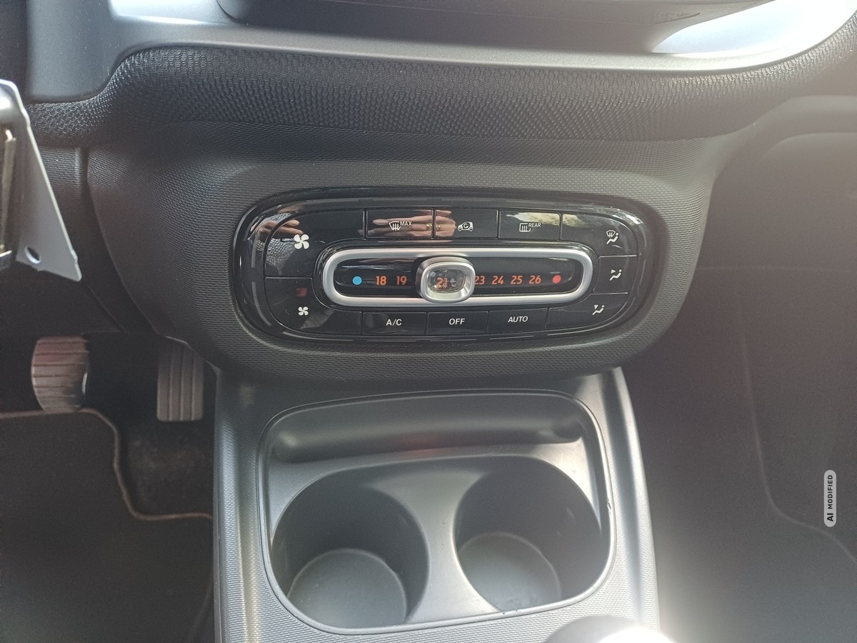 Smart ForFour Passion SHZ * PDC HINTEN * KLIMAAUTOMATIK*TEMPOMAT