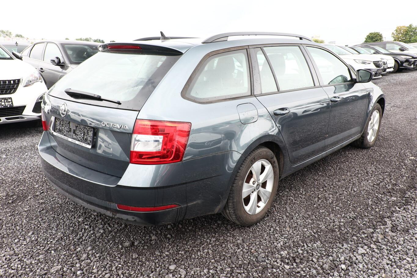 Skoda Octavia 1.5 TSI 150 Style SmartLi PDC