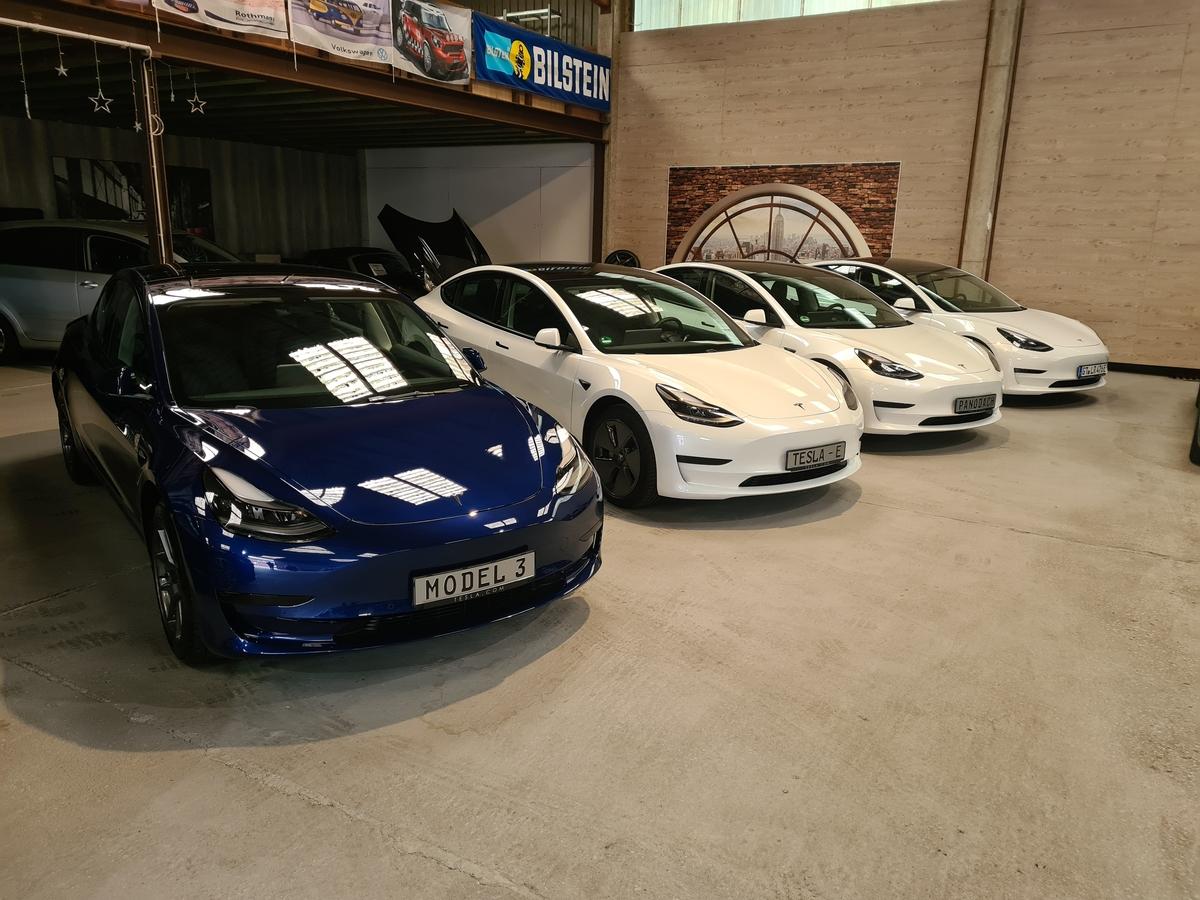 Tesla Model 3 LR AWD 2023 Erst 25Tkm Fin. ab 3,99% möglich 